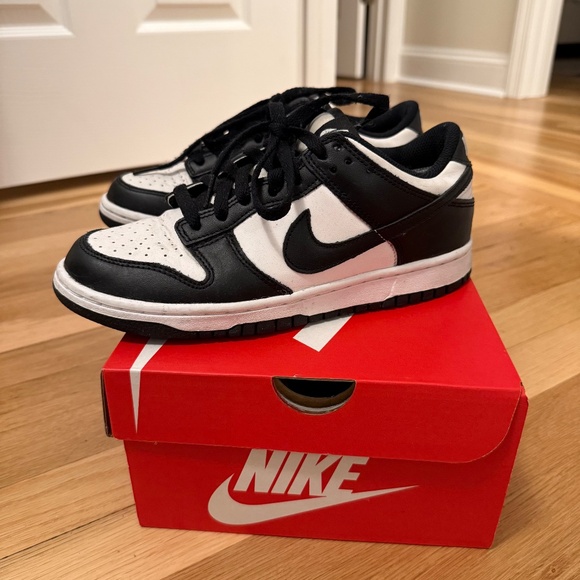 Nike Dunk Low Pandas Black/White - Picture 2 of 8